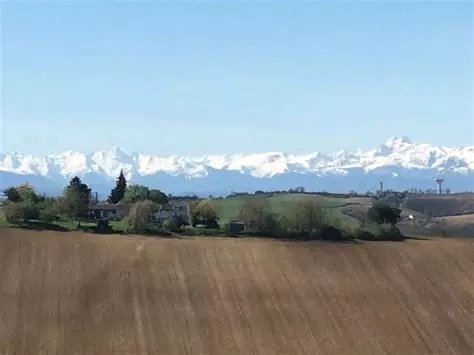 vue des hauts de Marquefave.jpg