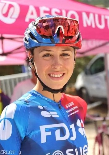 Léa Curinier.jpg