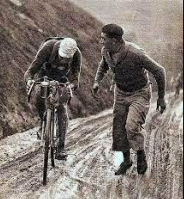 Souvenir  Ah les routes du tour 1932.jpg