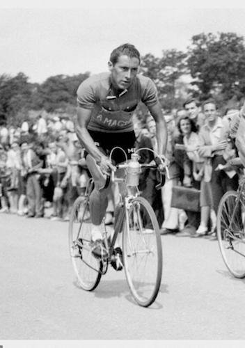 Robert Chapatte.jpeg