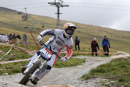 Steve Smith à moto.jpg