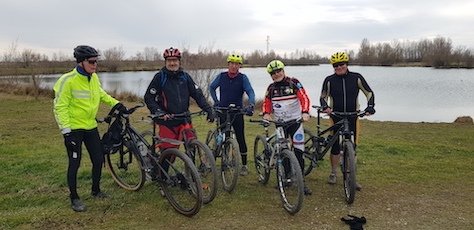 03 De G à D Michel, Fred, Daniel, Marco et Edmond.jpg