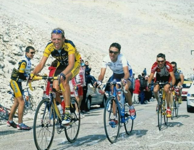 Souvenir Tour 2000.jpg