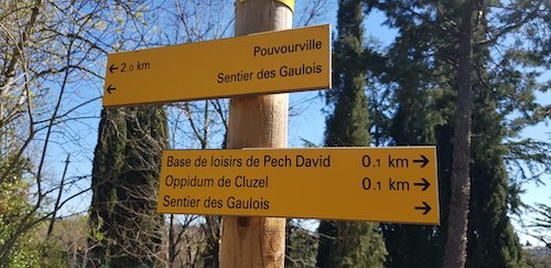 04 au pied de l'Oppidum.jpg