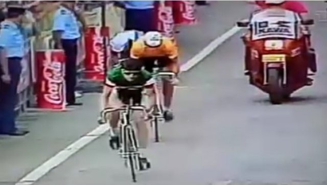 Souvenir Tour 1991 l'Alpe Duez.jpg