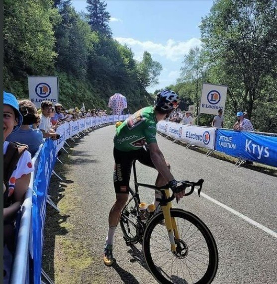 Souvenir Wout Van Aert. Sil ne gagne jamais.jpg