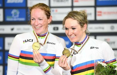 Amy Pieters à droite au côté de Kirsten Wilde.jpg