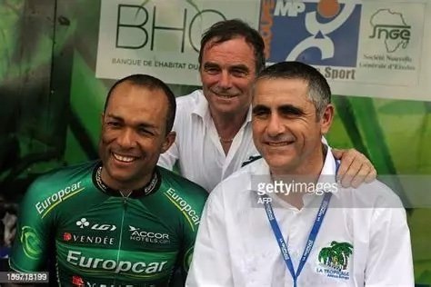 Yohann Gène avec Bernard Hinaut et Laurent Jalabert.jpg