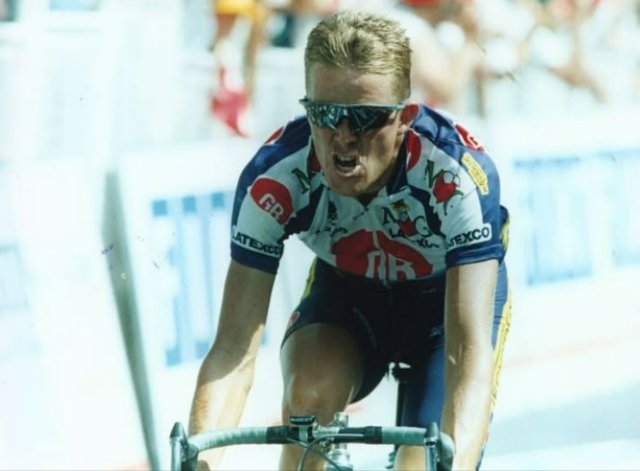 Souvenir Rolf Sorensen.jpg