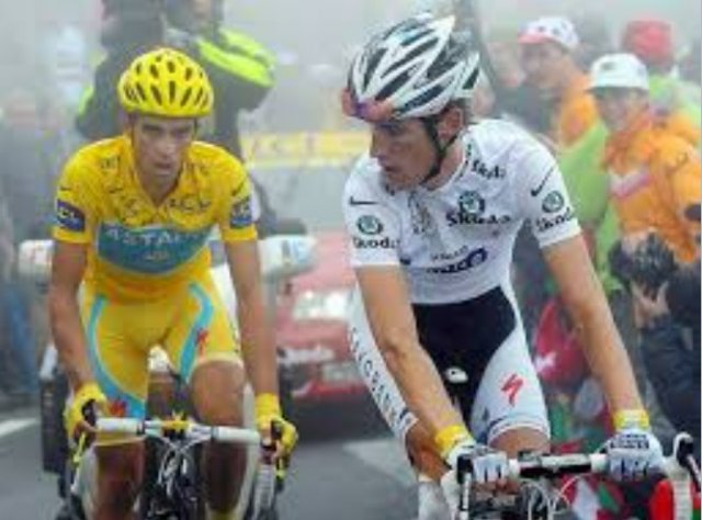 Souvenir Le duel de tournant des années 2000-2010.jpg