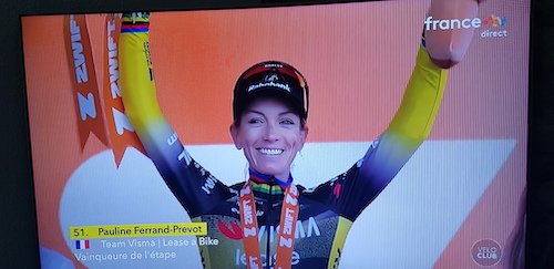 Pauline vainqueur au col de la Madeleine.jpg