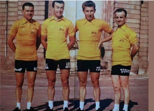 Souvenir Les Vainqueurs du tour 1956.....jpg
