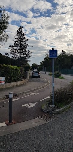 A - piste cyclable route Impériale Portet côté sud.jpg