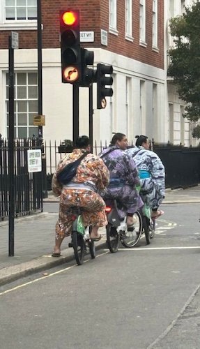 Sumo à bicyclette à Londres.jpg